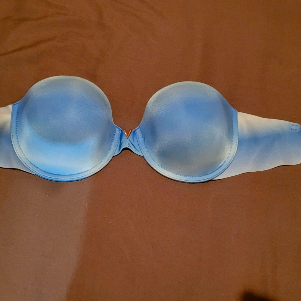 VICTORIA SECRET BRA NWT